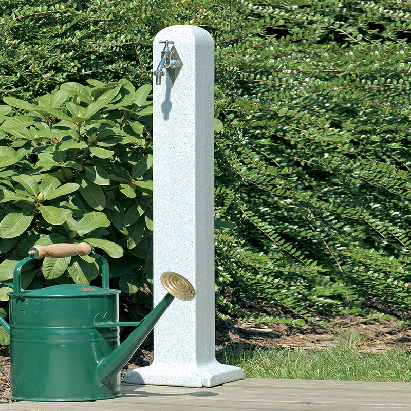Poller pobór wody – punkt czerpania wody karnik w ogrodzie